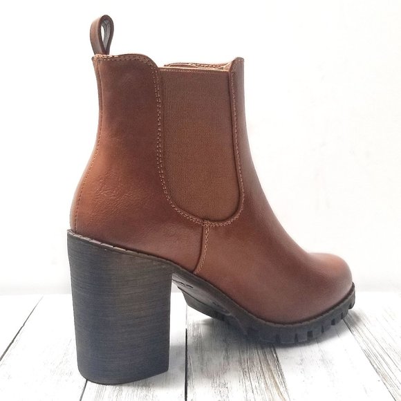 New Tan Chelsea Elastic Chunky Heel Ankle Boots Booties - Picture 4 of 4